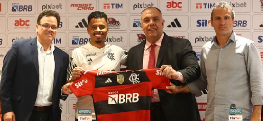 , Allan continua sua carreira no Flamengo, deixando sua marca como um volante de qualidade e combatividade.