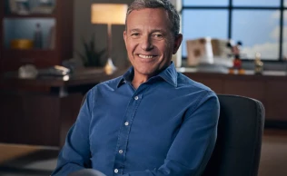 Bob Iger vai permanecer como CEO da Disney até 2026.