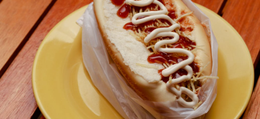 É uma opção mais saudável: Ao optar por uma versão vegana do hot dog, você evita o consumo de produtos de origem animal, que podem ser ricos em gorduras saturadas e colesterol.