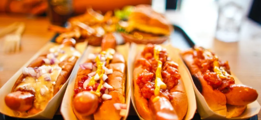 Ao preparar um hot dog vegano, você pode acomodar facilmente convidados ou familiares que seguem uma dieta vegana, vegetariana ou que possuem restrições alimentares relacionadas a produtos de origem animal.